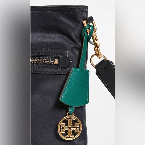Tory Burch Tilda Nylon Crossbody bag in Black - Picture 4 of 9